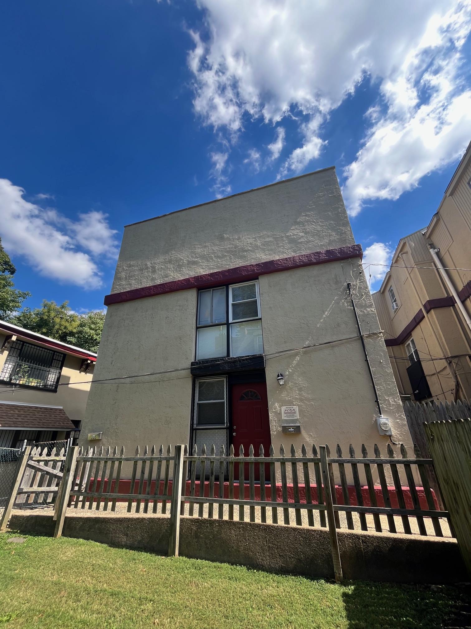 University City - 4037 R Baltimore Ave.